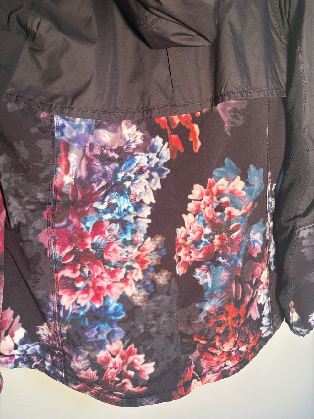 Lululemon Floral Hooded Running Jacket | Full Zip | Black Multi | Size 8 - Picture 3 of 4
